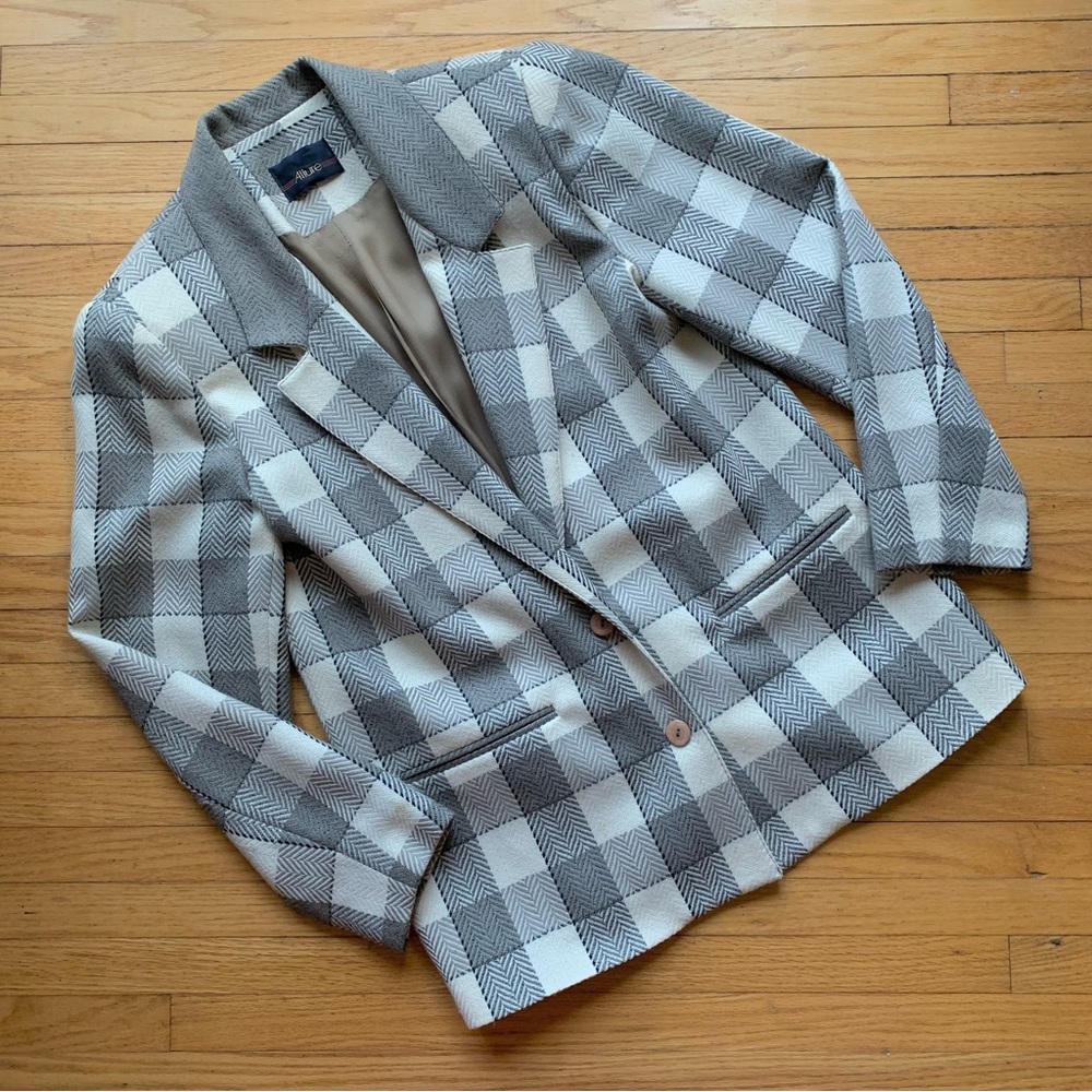 Vintage Allure Plaid Oversized Blazer (size S-M)